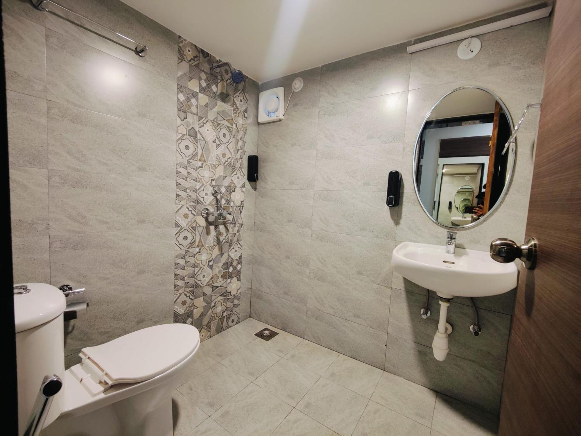 Kevin'S House By Travelkrafts Hotel Anjuna Bagian luar foto
