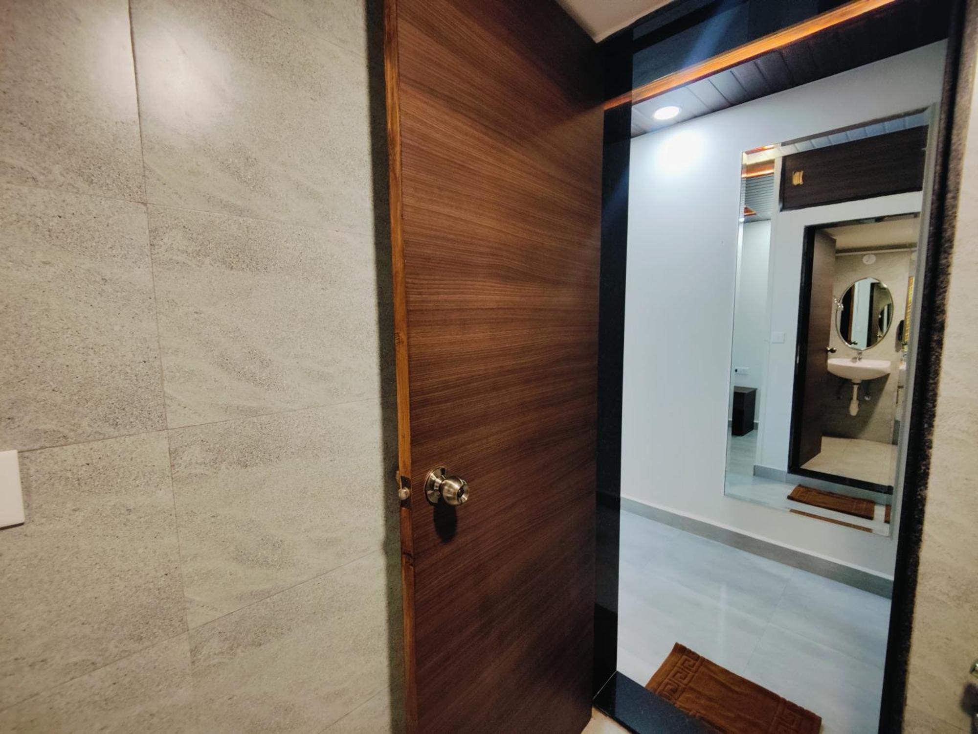 Kevin'S House By Travelkrafts Hotel Anjuna Bagian luar foto