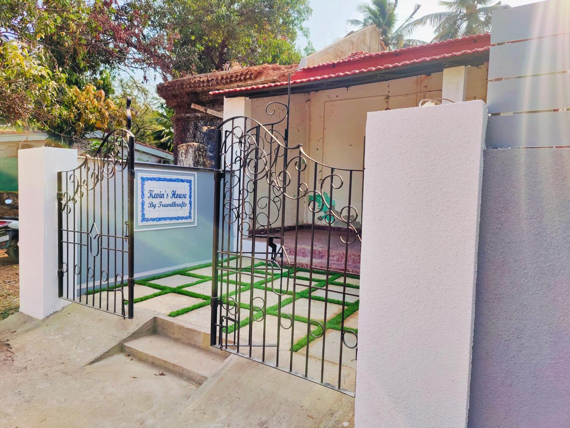 Kevin'S House By Travelkrafts Hotel Anjuna Bagian luar foto